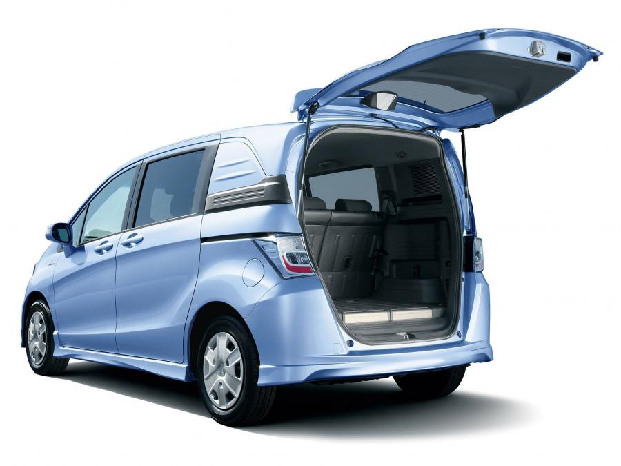  Honda Freed Spike Hybrid 2011 года  (фото 4 из 8)